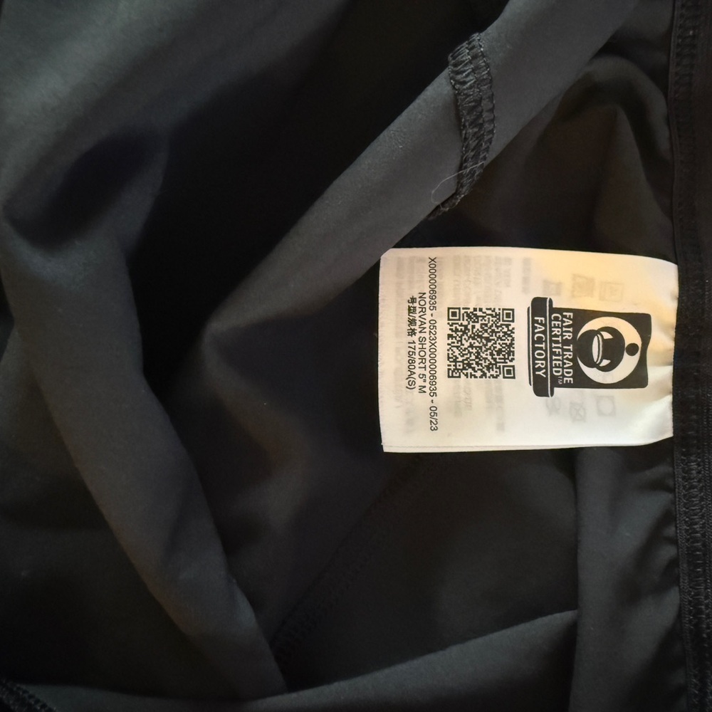 Arc'teryx Norvan Black Men's Shorts 5” - Picture 4 of 4
